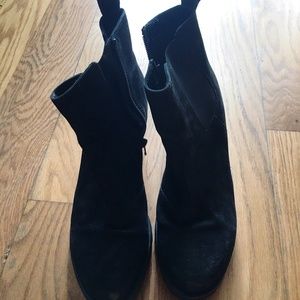 Vagabond Shoemakers  Suede Bootie SIZE 10 EUR 40